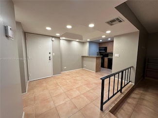 3650 Inverrary Dr Unit 3Y-G, Lauderhill, FL 33319