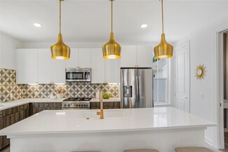 2624 Metcalfe Rd Unit 17, Austin, TX 78741