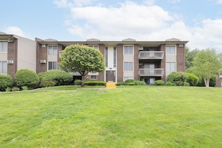 104 Country Club Ln Unit X104, Pomona, NY 10970
