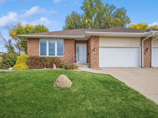 1528 Bilgarie Ct NE, Cedar Rapids, IA 52402