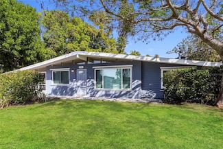 3759 Saint Charles Cir, Sarasota, FL 34233