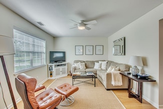 718 Harbor Ln, Mount Pleasant, SC 29464