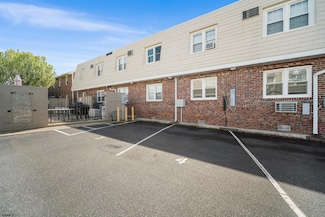 211 N Coolidge Ave, Margate City, NJ 08402