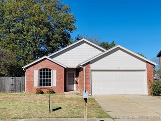 1504 W Edgewater Place, Broken Arrow, OK 74012