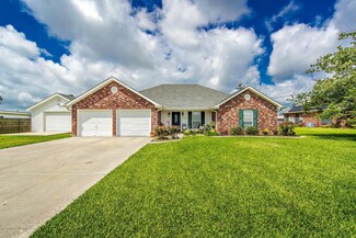 102 Cottonwood Dr, Houma, LA 70360
