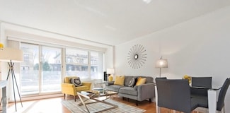 295 Harvard St Unit 1006, Cambridge, MA 02139