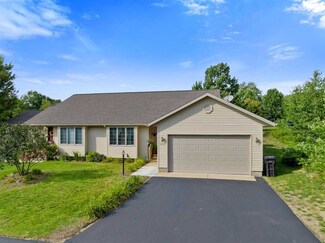 666 Pine Pointe Trail, Boyne City, MI 49712
