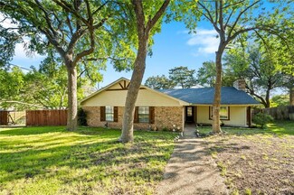 9902 Townridge Dr, Woodway, TX 76712