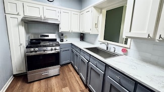 1105 S Main St, Highlands, TX 77562