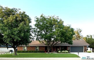300 Diamondhead Dr, Clovis, NM 88101