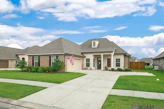 6302 Soaring Dr, Gonzales, LA 70737