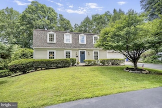 5410 Waneta Rd, Bethesda, MD 20816