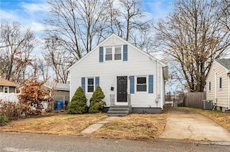 41 Gleason St, Cranston, RI 02910