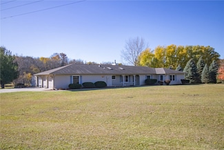 10487 Shaw Rd, Anamosa, IA 52205