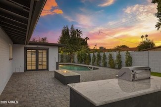 1302 W Golden Ln, Phoenix, AZ 85021