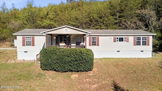916 Scenic River Rd, Madisonville, TN 37354