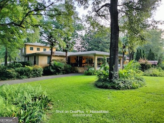 687 Lakeshore Dr, Jackson, GA 30233