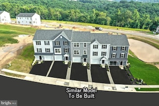 1043 Ellie Ln W, Harrisburg, PA 17112