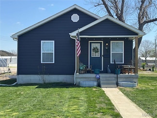 102 S Columbus St, Pacific, MO 63069