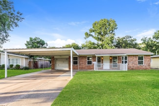 6910 Cole Creek Dr, Houston, TX 77092