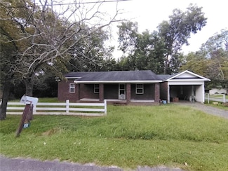 151 N 7th St, Cochran, GA 31014
