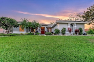 137 Woodcreek Dr E, Safety Harbor, FL 34695