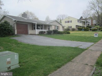 15 Riverview Dr, Middletown, PA 17057