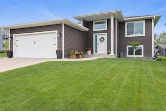 6723 Gaillardia Dr NW, Rochester, MN 55901