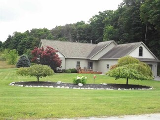 1573 S Montmorency Ln Unit 17, Suttons Bay, MI 49682