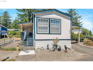 580 Shorepines Place, Coos Bay, OR 97420