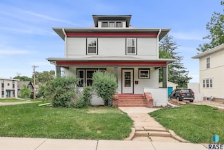 302 E 19th St, Sioux Falls, SD 57105