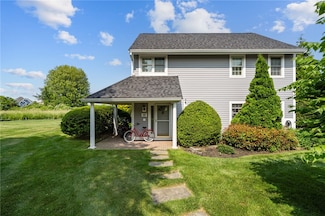 109 Corey Ln, Middletown, RI 02842