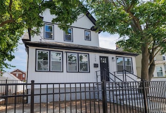 12-99 Brunswick Ave, Far Rockaway, NY 11691