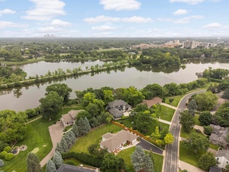 4524 Laguna Dr, Edina, MN 55435