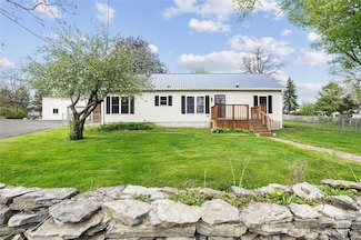 542 Lakeview Dr, Dexter, NY 13634