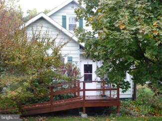 77 Main St, Quinton, NJ 08072
