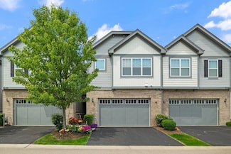 3246 N Heritage Ln, Arlington Heights, IL 60004