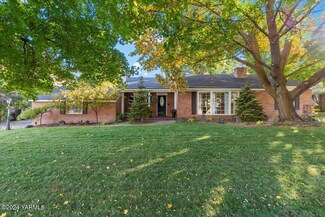 2010 Summitview Ave, Yakima, WA 98902