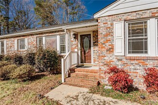 10208 Dakins Dr, North Chesterfield, VA 23236
