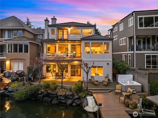 3711 Lake Washington Blvd N, Renton, WA 98056
