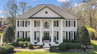 8634 Woodmere Crossing Ln, Charlotte, NC 28226