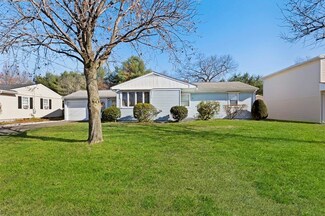 71 Acrebrook Dr, Chicopee, MA 01020