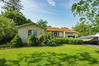 1550 11th St, West Babylon, NY 11704