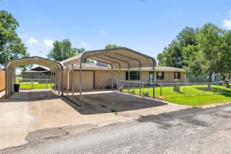 213 Meadowlark Ln, Fort Cobb, OK 73038
