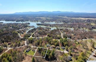27 Appalachian Dr, Coxsackie, NY 12051