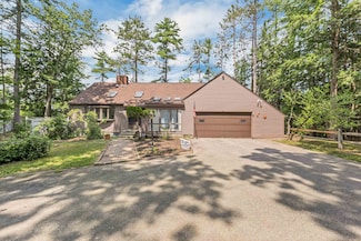 135 S Shore Dr, Contoocook, NH 03229