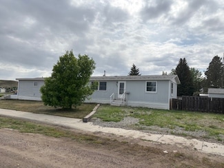 407 Glaicer Ave, Shelby, MT 59474