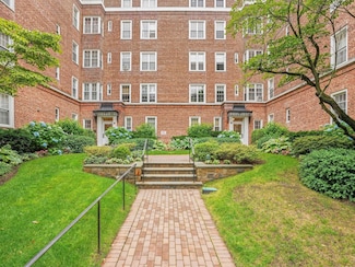 1 Midland Gardens Unit 4A, Bronxville, NY 10708