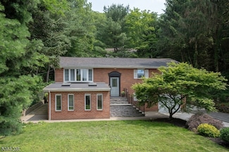 4 Winona Trail, Lake Hopatcong, NJ 07849