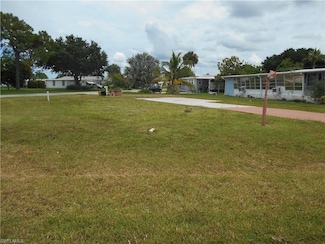 501 Riviera Blvd W, Naples, FL 34112